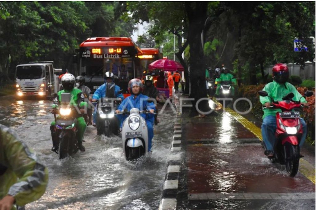 Sambut Idulfitri 1445H, Sebagian Wilayah Indonesia Diguyur Hujan, Bagaimana Cuaca&nbsp;Jakarta?