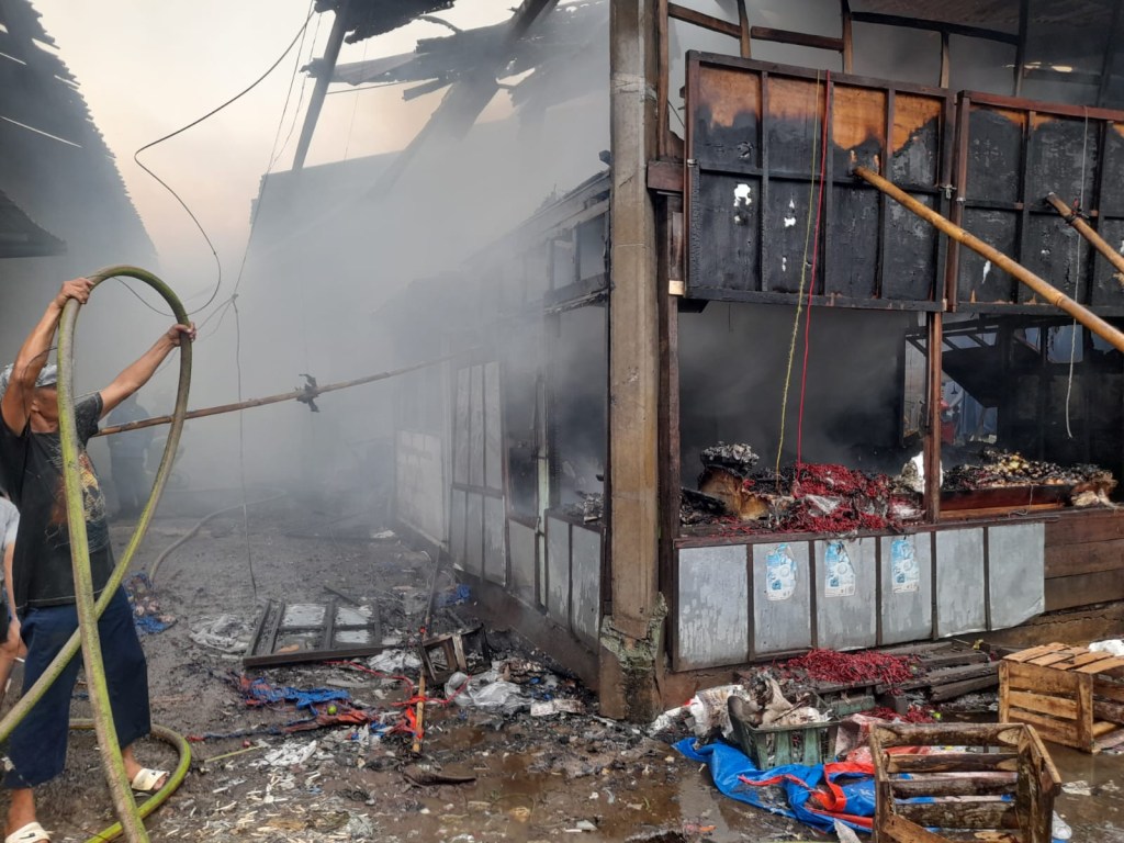 Puluhan Los Pasar TU Kota Bogor Hangus&nbsp;Terbakar