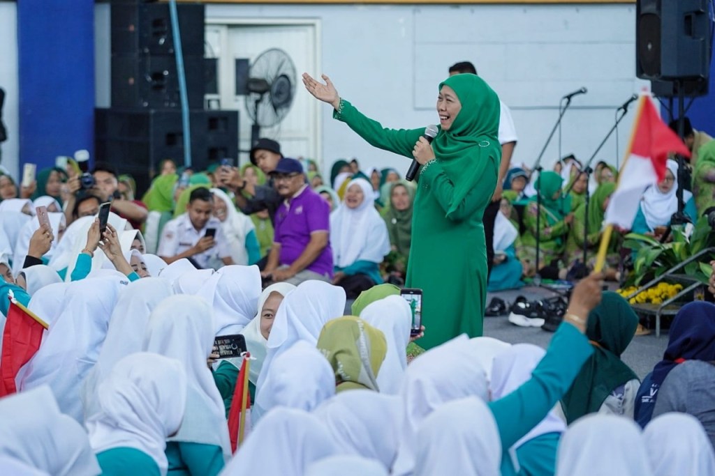 Supel dan Merakyat, Khofifah Menuai Dukungan Pedagang untuk Lanjutkan Pimpin Jatim